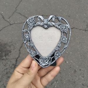Vtg 90s 2000s Metal silver color heart frame